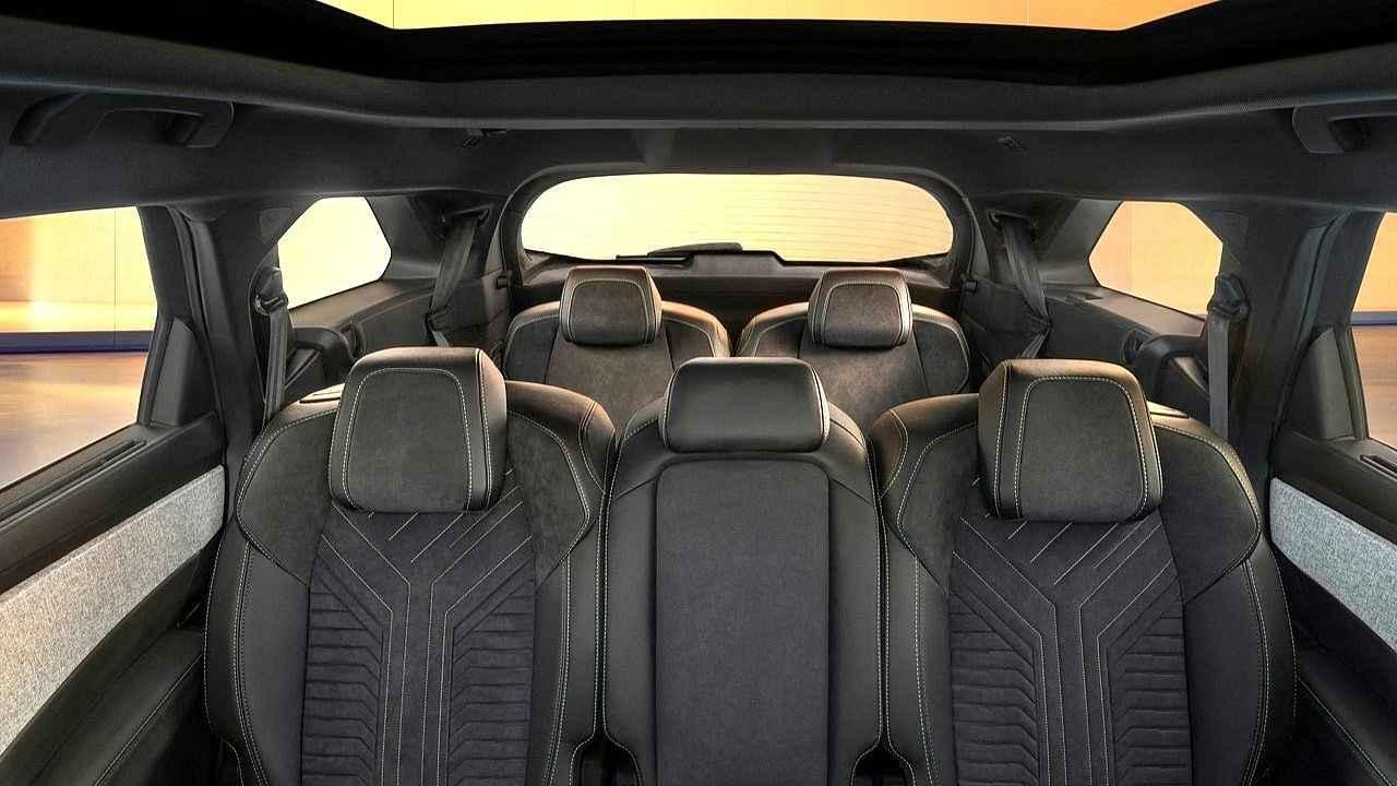 Fotka článku - Končící Touran, dodávka Toyoty nebo SUV Peugeot. Srovnání sedmimístných aut