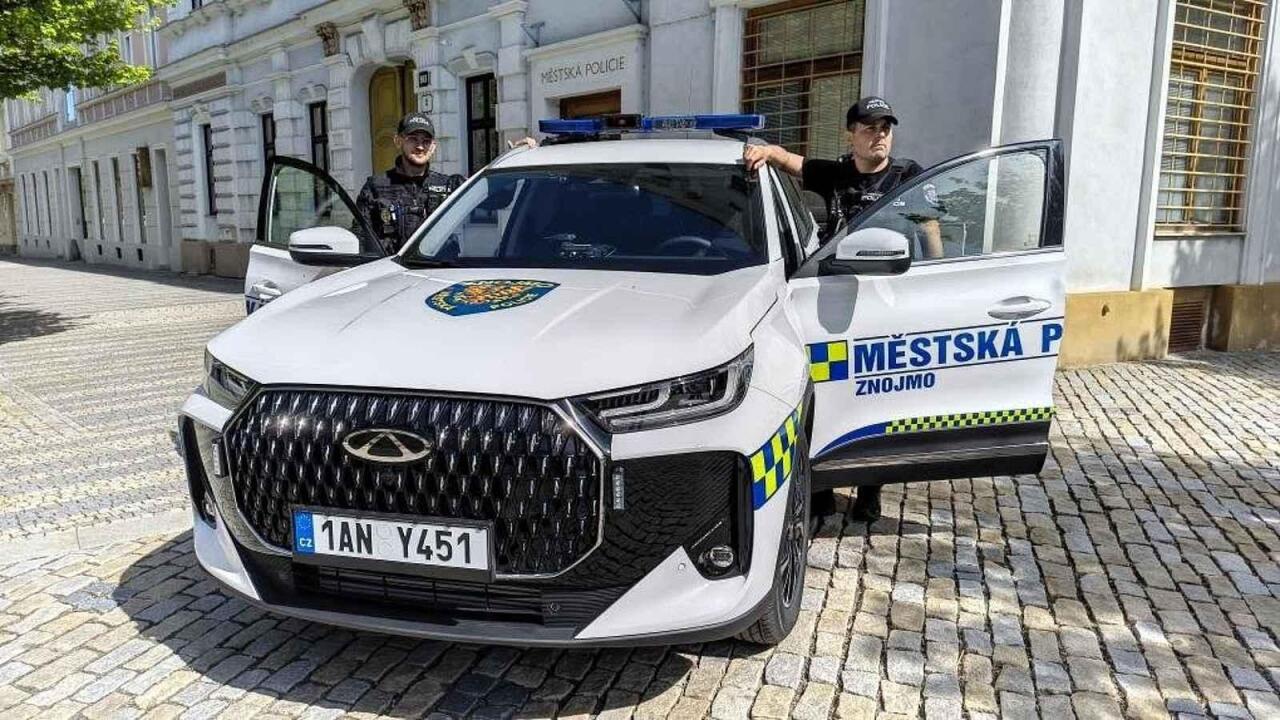 Fotka článku - Znojmo vsadilo na čínské vozy pro strážníky. Experti upozorňují na rizika