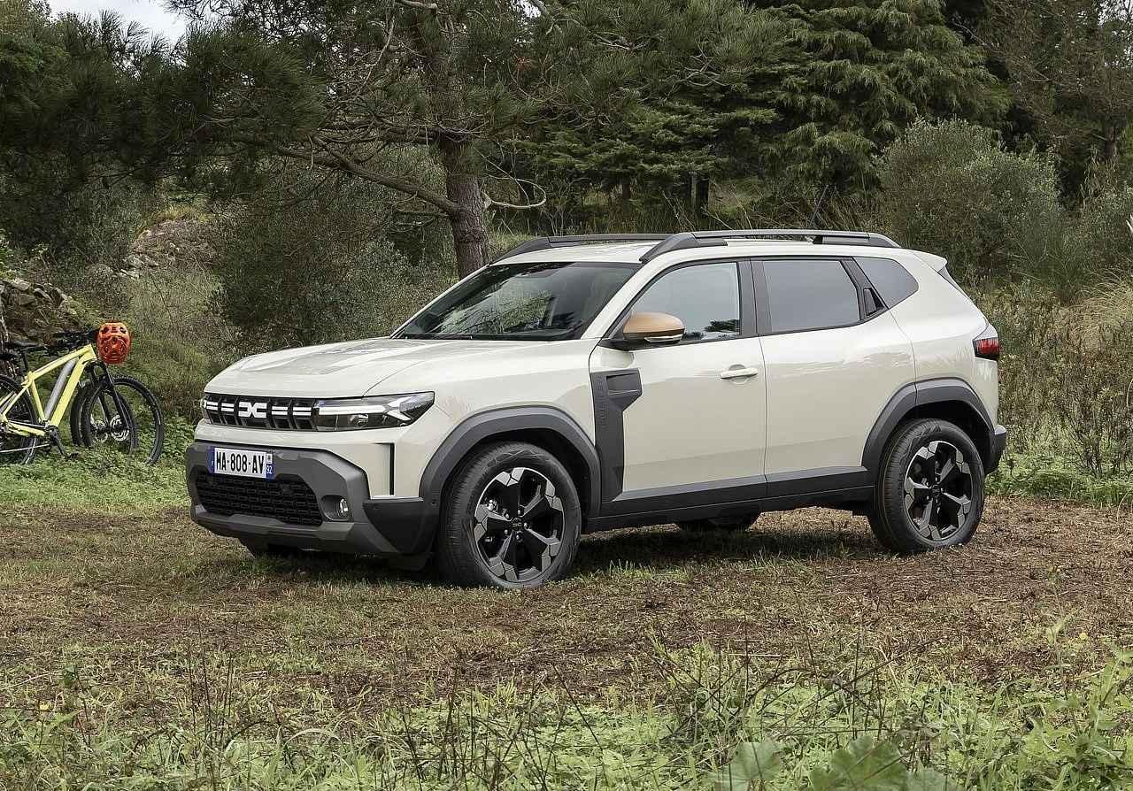 Fotka článku - Srovnání Dacie s konkurenty od Suzuki a KGM. Hledali jsme levné SUV 4x4