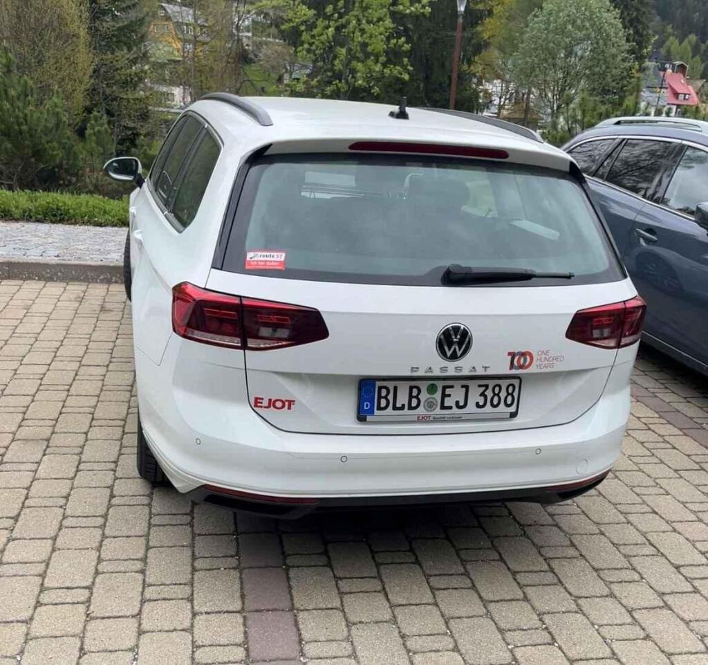Fotka článku - B3Z PRACE či PAN PIL0T? Hlasujte ve 2. kole fotosoutěže o nejkurióznější SPZ
