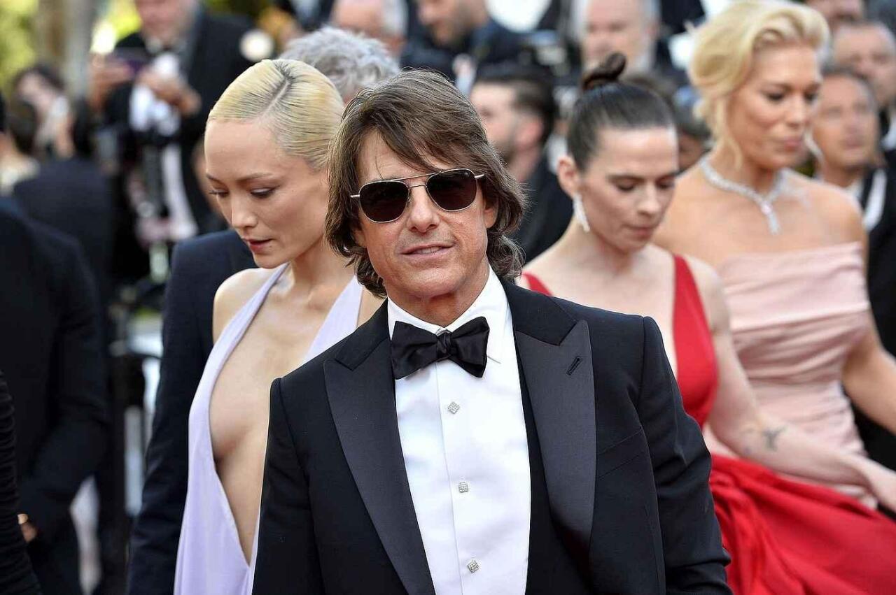Fotka článku - Maverickova Kawasaki i slavné Porsche: Legendární Top Gun slaví 40 let