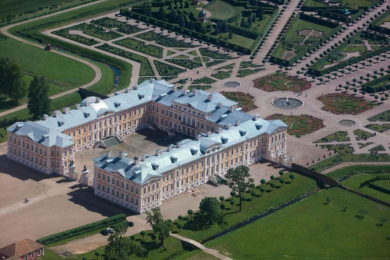 Fotka článku - Zámek Rundale: Barokní skvost Lotyšska, kterému se přezdívá baltské Versailles
