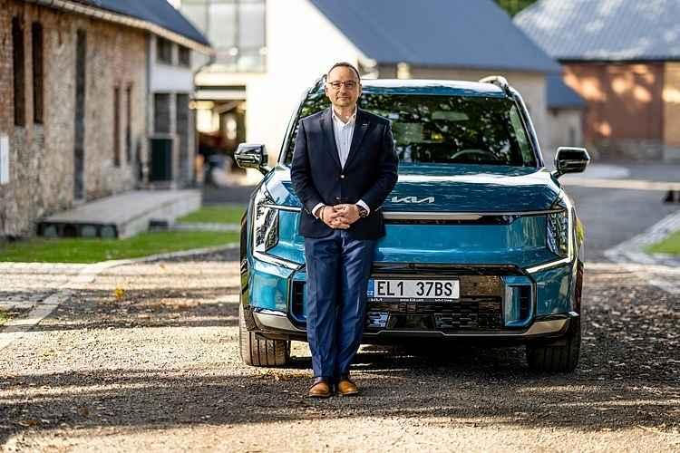 Fotka článku - Češi reagují na drahé palivo: Rostou prodeje elektromobilů i úsporných hybridů
