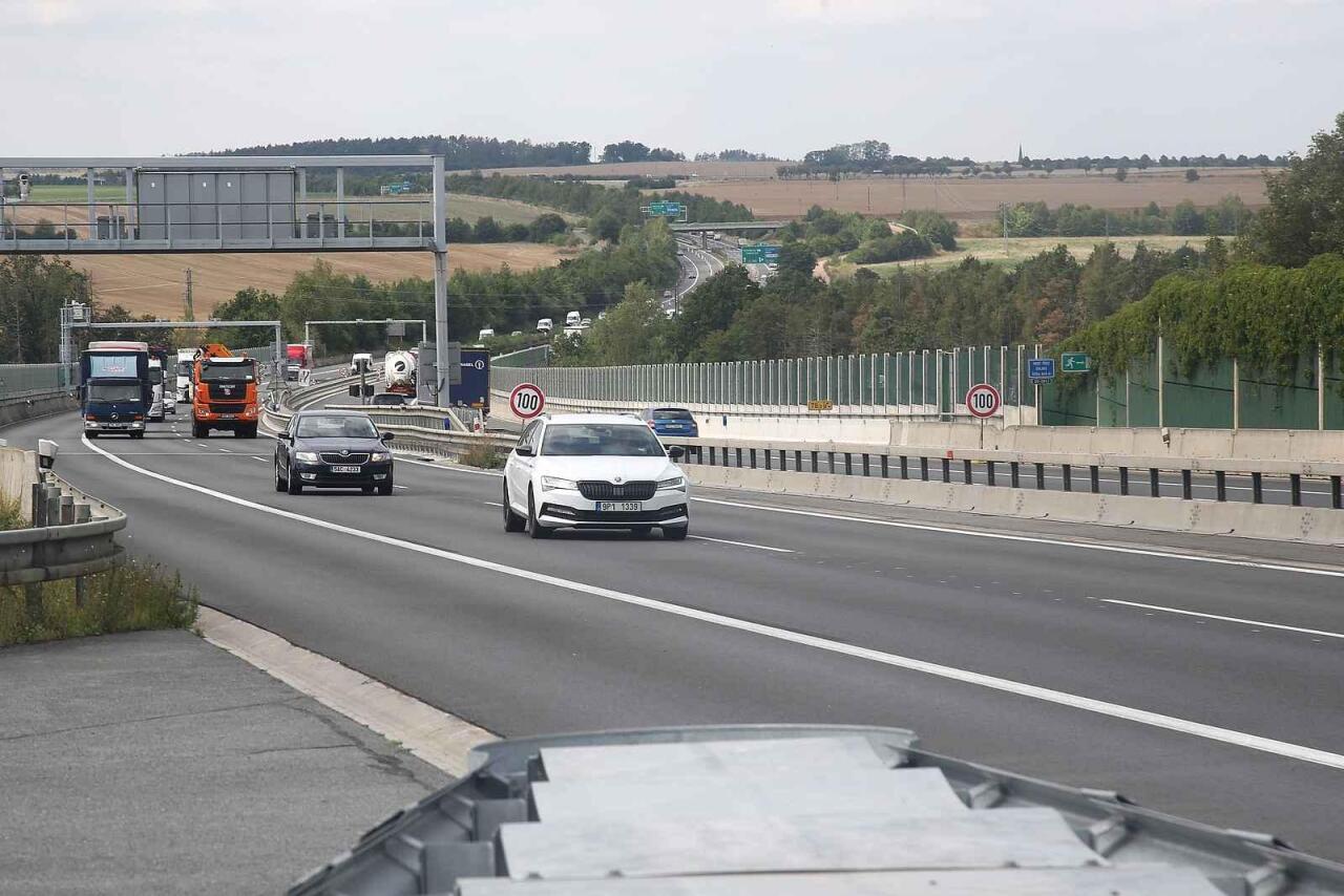 Fotka článku - D5 čeká velká oprava za 1,4 miliardy. Mezi Plzní a Rozvadovem dosluhuje beton