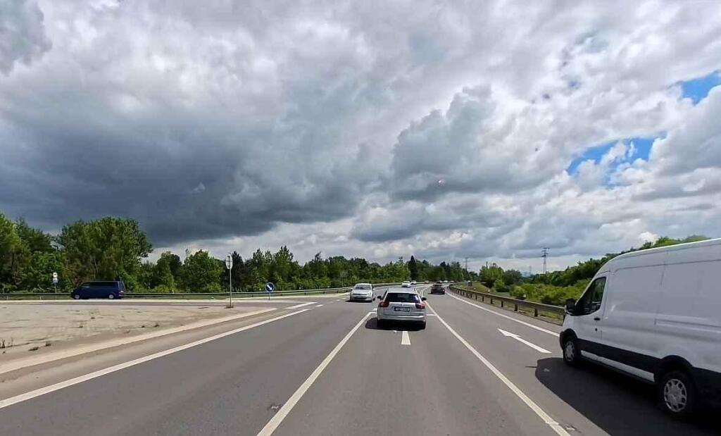Fotka článku - Nebezpečná křižovatka na obchvatu Karviné: Řidiče zde zrazuje jeden detail