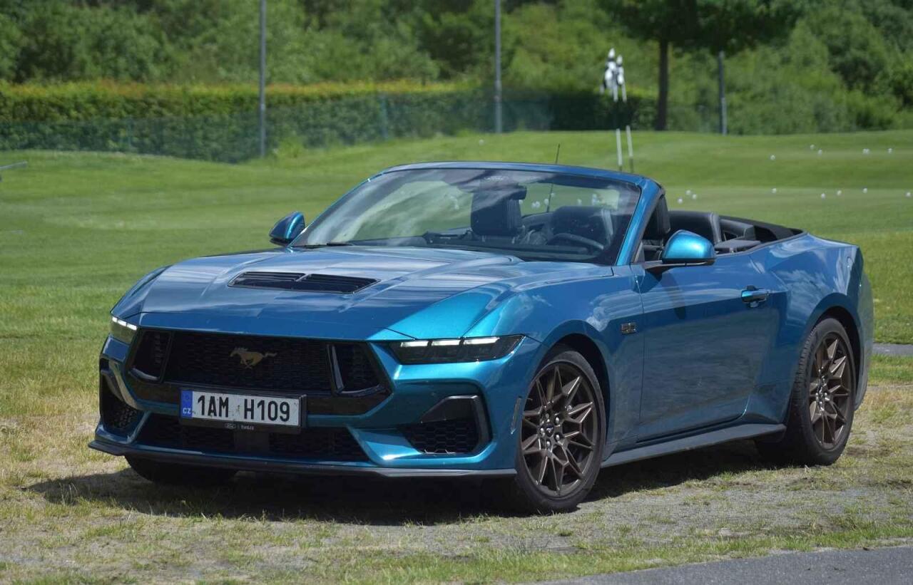 Fotka článku - Test Ford Mustang Convertible: Zrozen pro opravdové automobilové požiitkáře