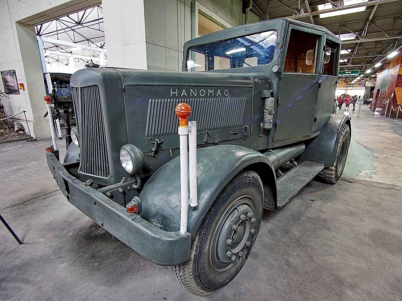 Fotka článku - Německý obr, který tahal rakety V2. Po válce sloužil i na českých silnicích