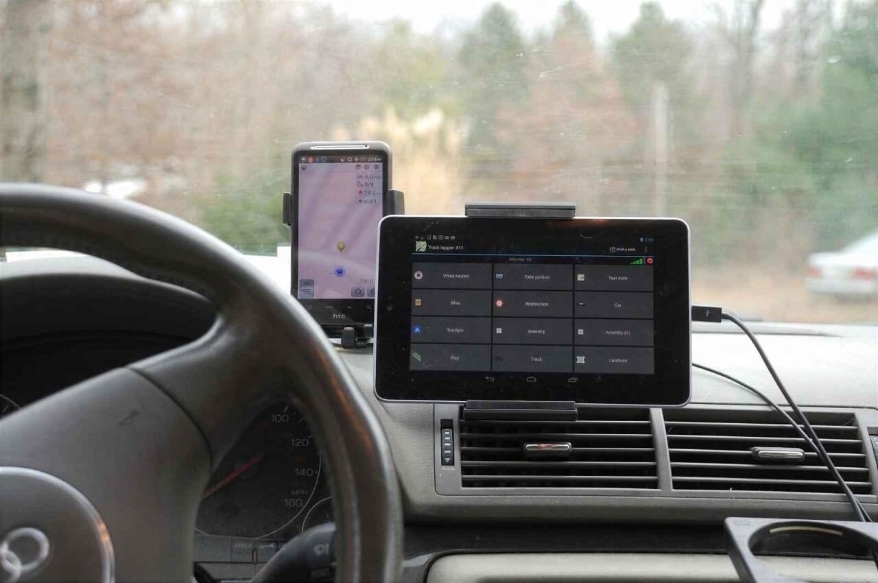 Fotka článku - Řidiči hromadně mažou Google Mapy i Waze. Našli navigaci, která funguje offline