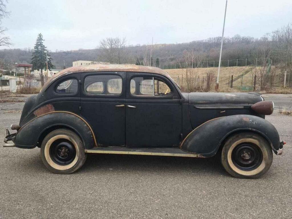 Fotka článku - Měl dobýt Británii, zastavila ho válka. Vzácný Chrysler jsme objevili v bazaru