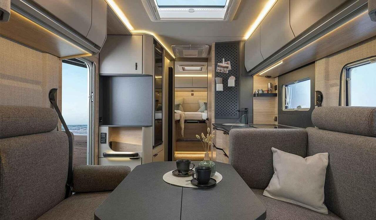 Fotka článku - Tohle obytné auto připomíná luxusní apartmán. Řídit ho přitom může téměř každý