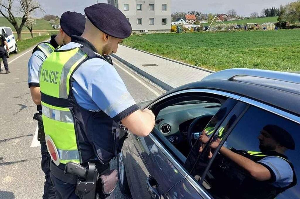 Fotka článku - Posloucháte v autě hudbu? Policie aktivně řeší její hlasitost a uděluje pokuty