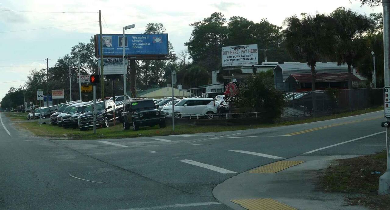 Fotka článku - Chtěl si koupit ojetinu, o peníze přišel a auto nemá. Hrozí to i dalším lidem