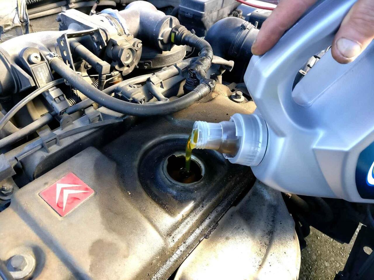 Fotka článku - Zkratka LL může zničit motor. Řidiči ji neznají, nebo si myslí, že to tak není