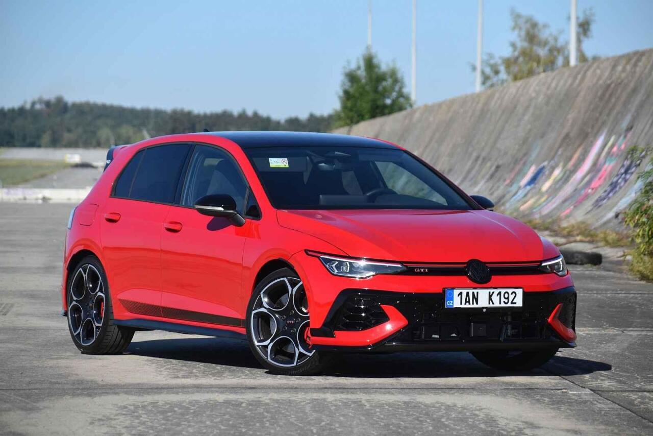 Fotka článku - Test Volkswagen Golf GTI Edition 50: Dokonalý uspokojovač řidičské vášně