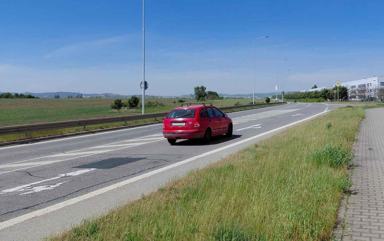 Fotka článku - Auto může jezdit levněji: Zde je 10 jednoduchých způsobů, jak ušetřit palivo