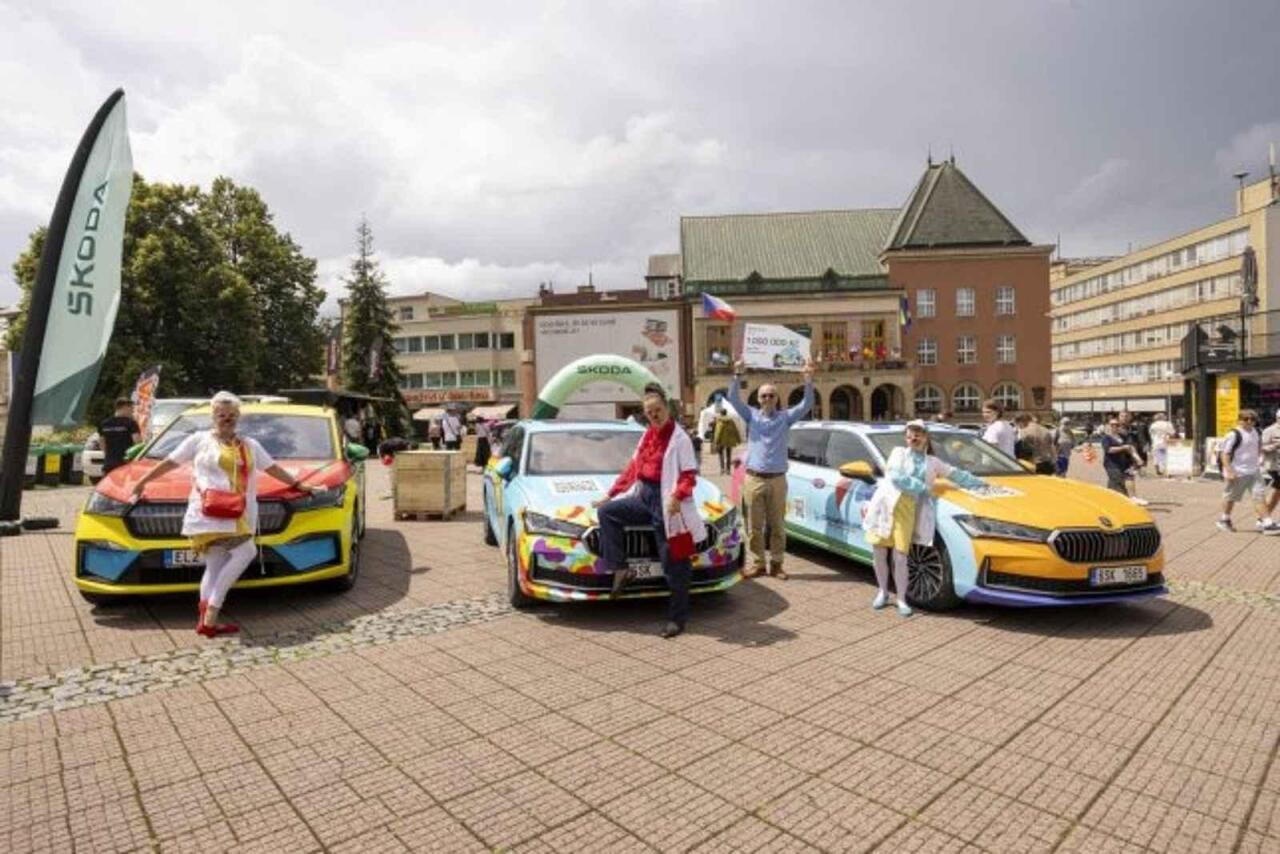 Fotka článku - Škoda Auto hledá návrhy pro klaunská auta. Vítězné polepy ozdobí Superb a Kodiaq