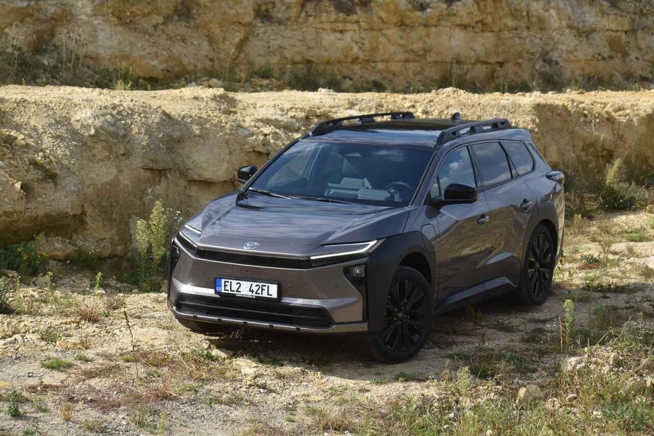 Fotka článku - Test Toyota bz4X Touring: Výborný rodinný elektromobil s jedinou vadou