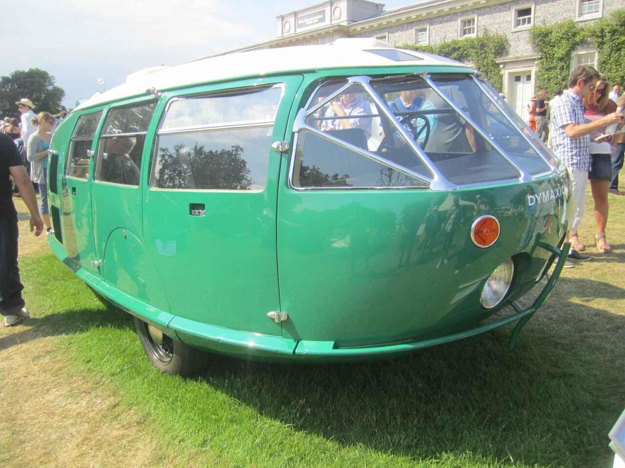 Fotka článku - Bizarní auto mělo tři kola a pojmulo 11 lidí. Dymaxion skončil tragicky