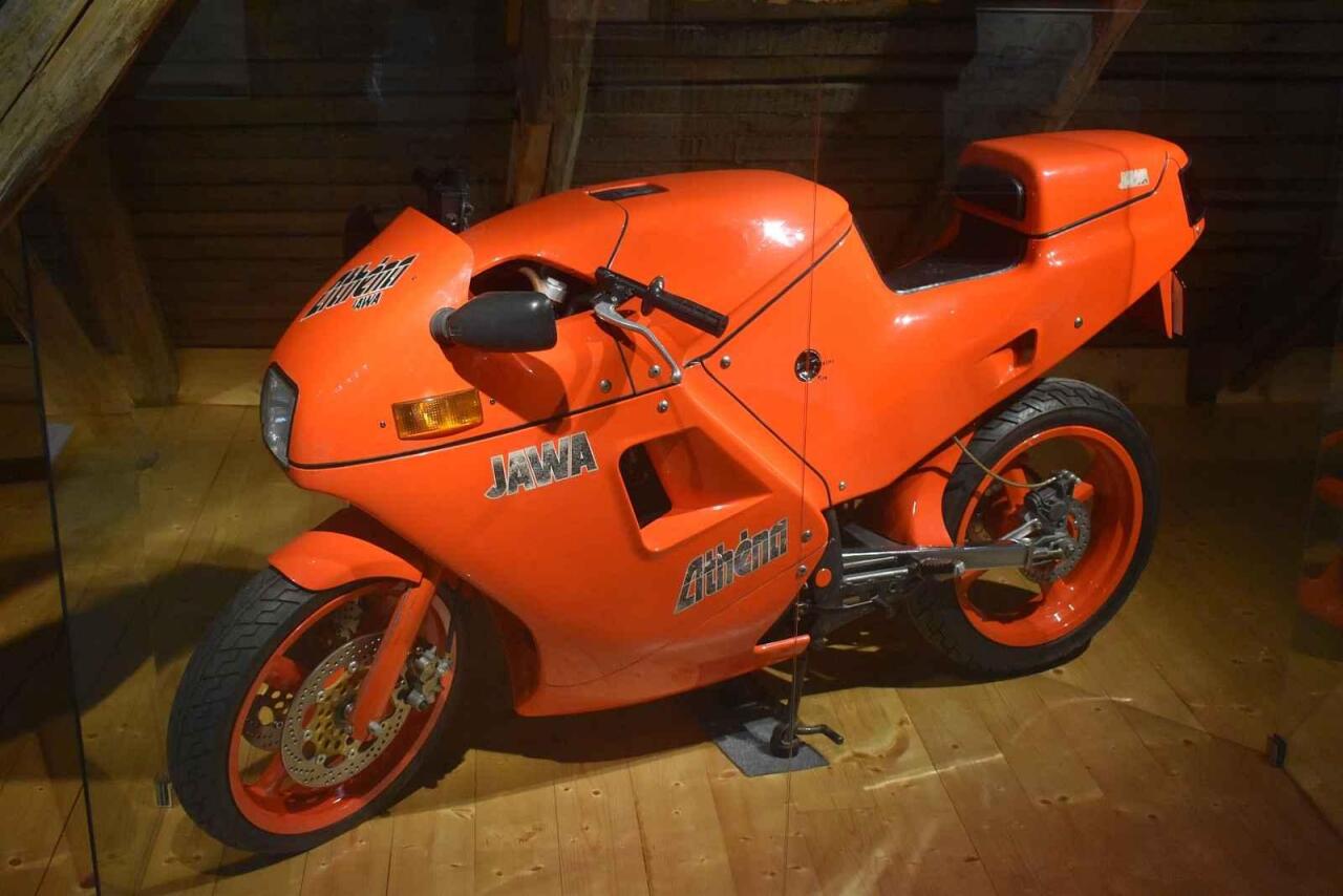 Fotka článku - Designér Václav Král by měl dnes 90. Výstava ukazuje i jeho skvělý motocykl