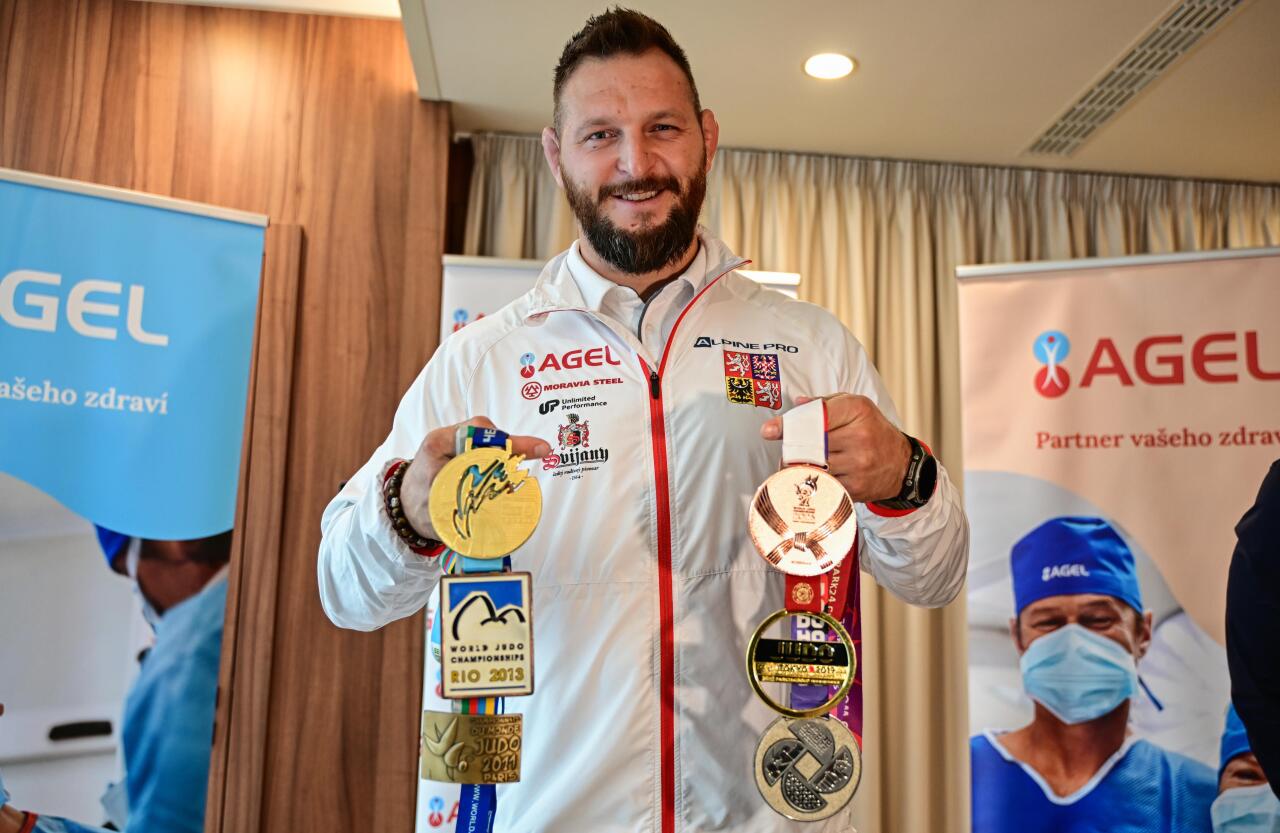 Fotka článku - Postrach na žíněnce, kliďas za volantem: Jaká auta prošla garáží Lukáše Krpálka?