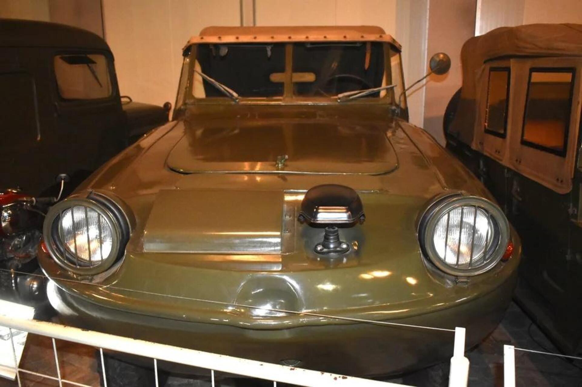 Fotka článku - Toto auto z Československa umělo také plavat. Proč se nakonec nevyrábělo?