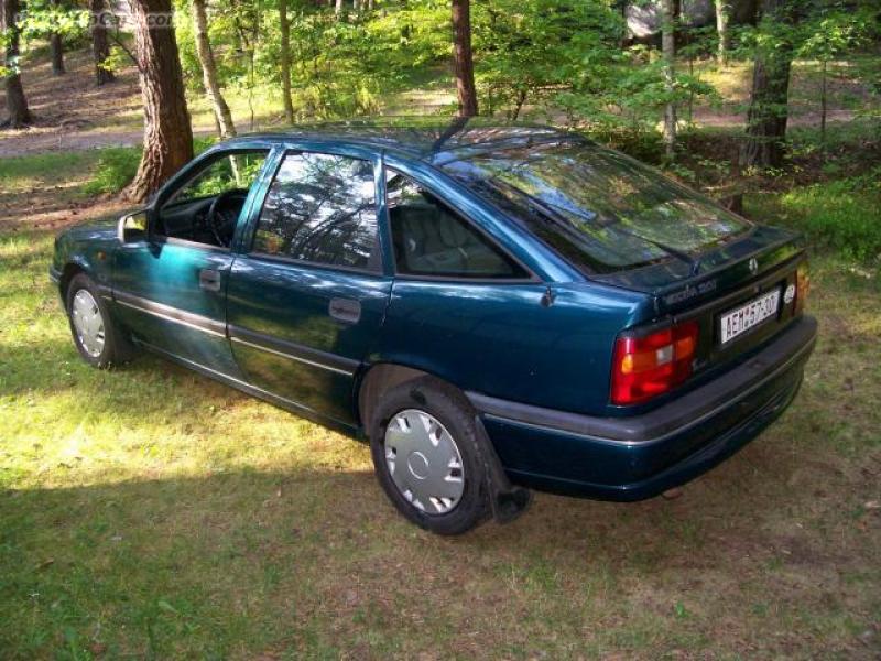 ZKUŠENOSTI UŽIVATELE: Opel Vectra A  2.0i