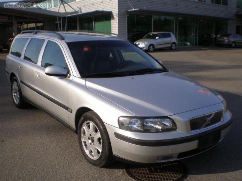 Fotka článku - Volvo V70: koupit druhou generaci s benzínovým pětiválcem? 