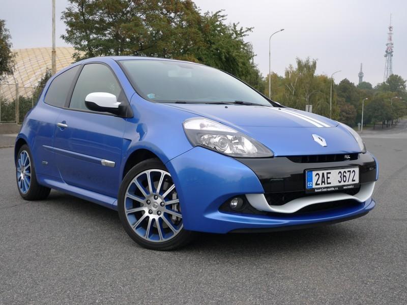 Fotka článku - Renault Clio RS: vyplatí se koupit sedmnáctiletý ostrý hatchback?