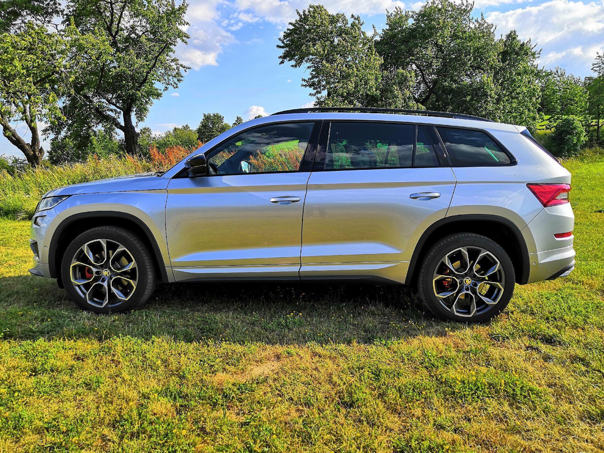 Fotka článku - Škoda Kodiaq RS vs. Range Rover Evoque: které silné dieselové SUV koupit jako ojetinu?