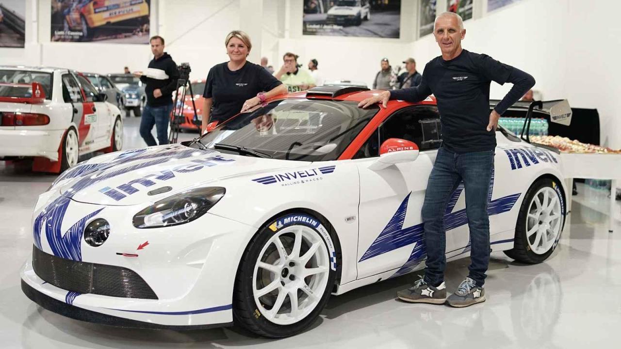 Francois Delecour u zapůjčeného vozu Alpine pro Rally Pačejov