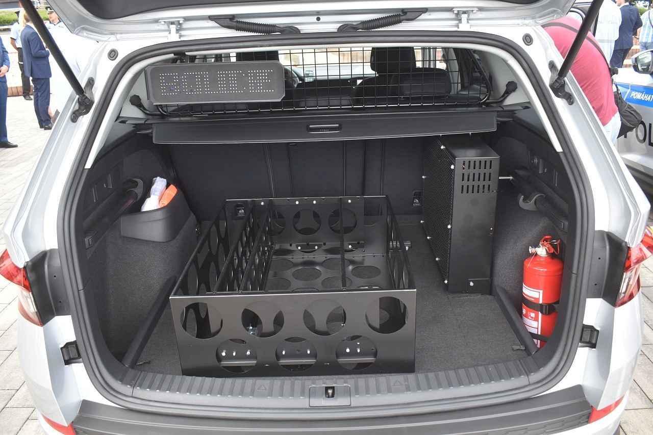 Fotka článku - Už žádné pojízdné skladiště! Pět vychytávek, které udrží vaše auto v čisté