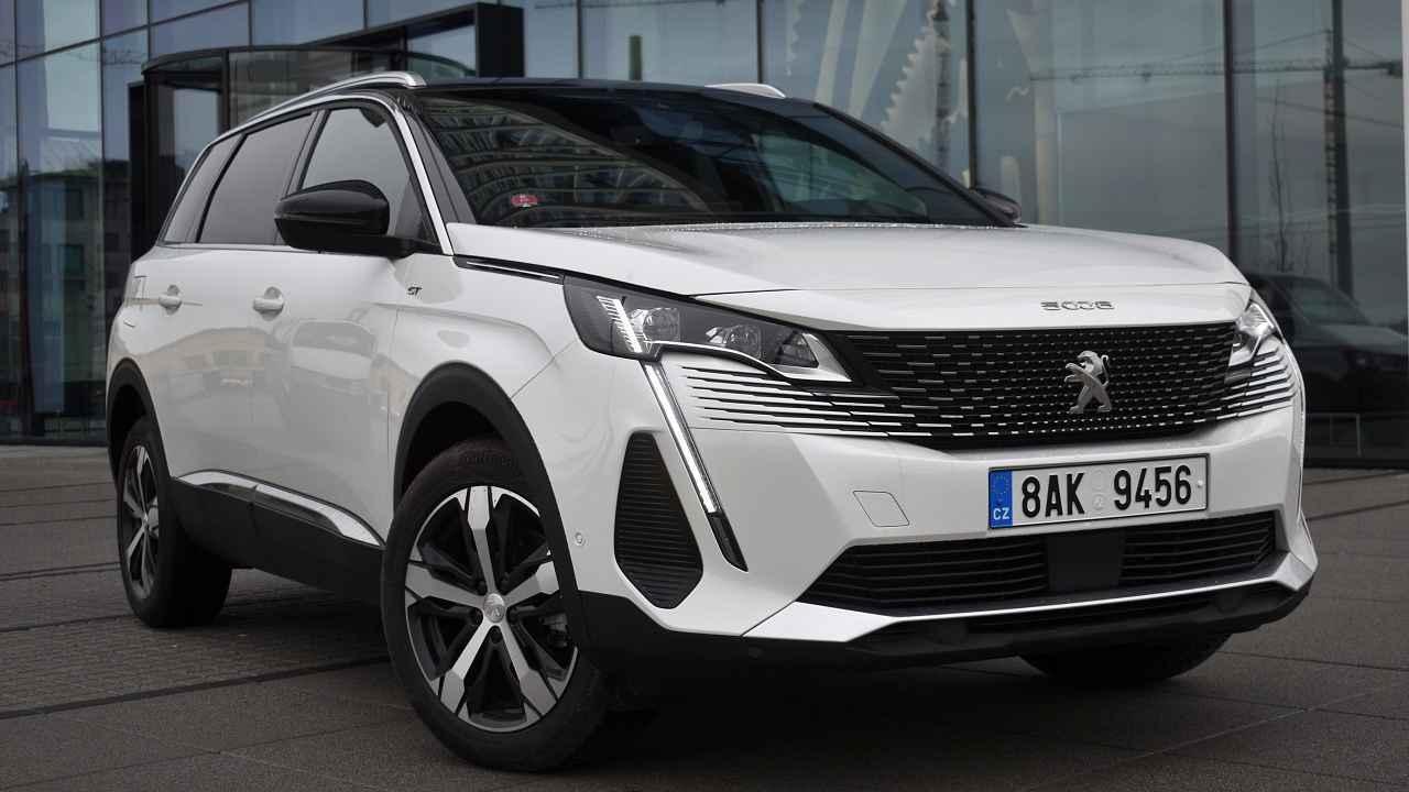 V Česku už jsou k mání nové verze vozů Peugeot 5008 a 3008