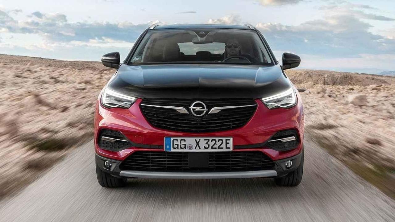 V roce 2020 připojíte do zásuvky i SUV Opel Grandland X.