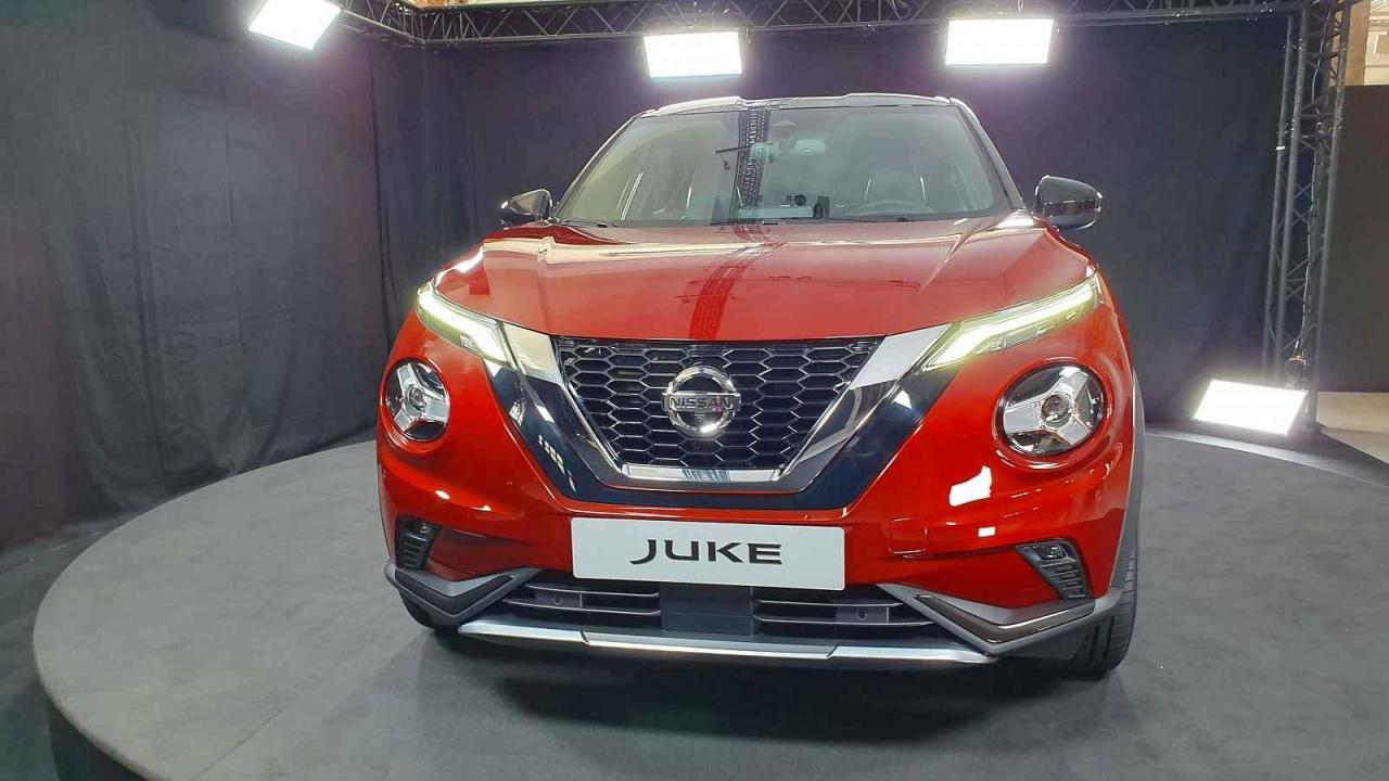 Nissan Juke působí naživo jako dospělý zástupce kategorie malých SUV.