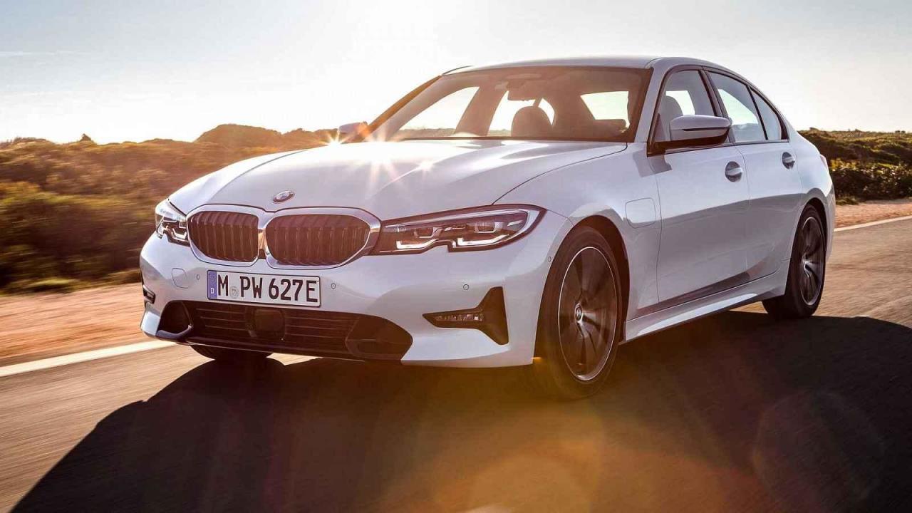 Fotka článku - BMW 330d: dává smysl tříleté auto s nájezdem přes 100 000 km?