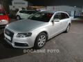 Audi A4 2.0 TFSi quattro, AT, navi