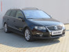 Volkswagen Passat 2.0TDi, R, AC, xenon, navi