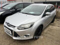 Ford Focus 1.6, AC, v�h�ev sed