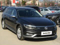 Volkswagen Passat 2.0 TDi 4Motion, 1.maj,�R