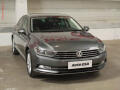 Volkswagen Passat 1.6 TDi, Navi, LED