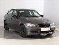 BMW 320 i, po STK, jezd� v�born�