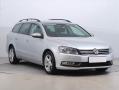 Volkswagen Passat 2.0 TDI, Serv.kniha, Navi