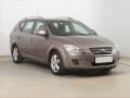 Kia Ceed 1.6 CRDi, po STK, obl�ben� v�z
