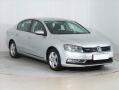 Volkswagen Passat 1.6 TDI, Serv.kniha, Navi