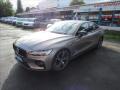 Volvo S60 2.0 B5 184kW AWD R-Design