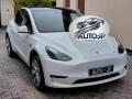 Tesla Model Y AWD Long Range    P�IPRAVUJEME
