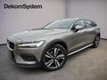 Volvo V60 2.0 B5 AWD benzin Pro PANORAMA