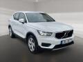 Volvo XC40 2.0 T4 Momentum AT