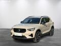Volvo XC40 PLUS DARK B3