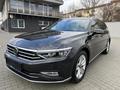 Volkswagen Passat Variant 2.0 TDi Matrix Alcantara tan